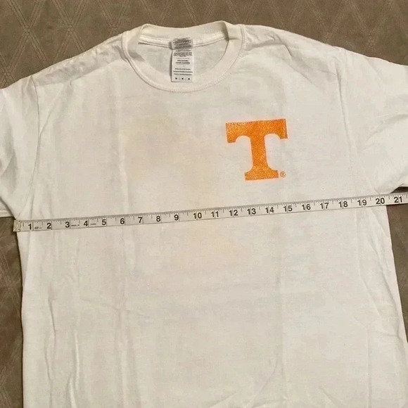 Woman’s Tennessee White & Orange Short Sleeve, Medium Shirt With Sparkle Design. - Picture 7 of 10